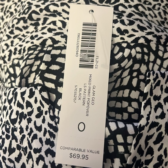 Chico’s-Glam Geo Mixed-Print Popover Top Size 0 - Picture 7 of 9